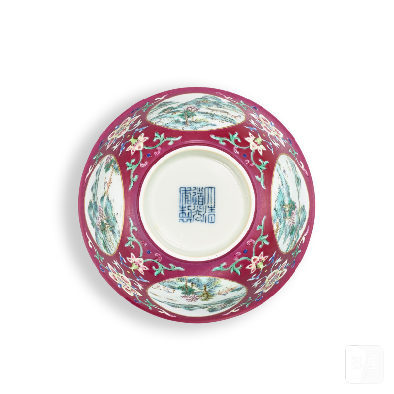 A ruby-ground famille-rose 'landscape' bowl, Seal mark and period of Daoguang | 清道光 胭脂紫地粉彩開光漁樵耕讀圖盌 《大清道光年製》款 - 图6